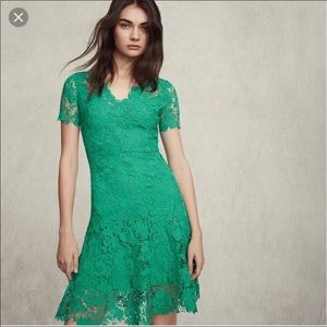 🎊Host Pick 🎉 Green lace Elie Tahari dress